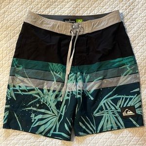 Quicksilver Surf Boardshorts 28